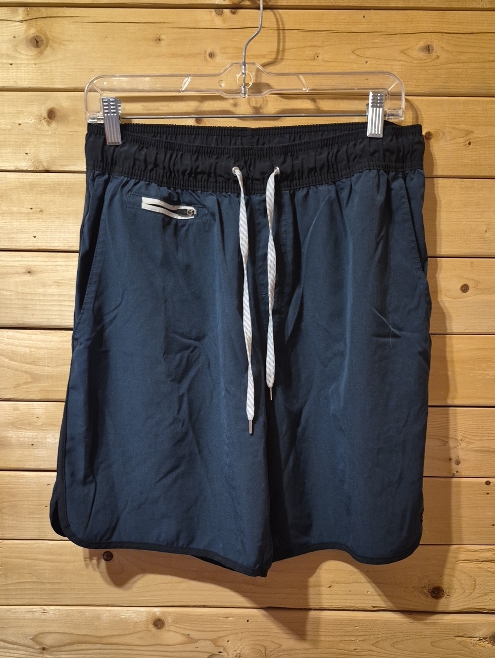 Mens Legends Luka Shorts Size Large Inseam   8in